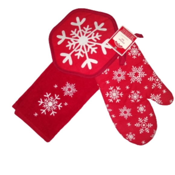 Holiday Time Other - Christmas Towel Gift Set Red White